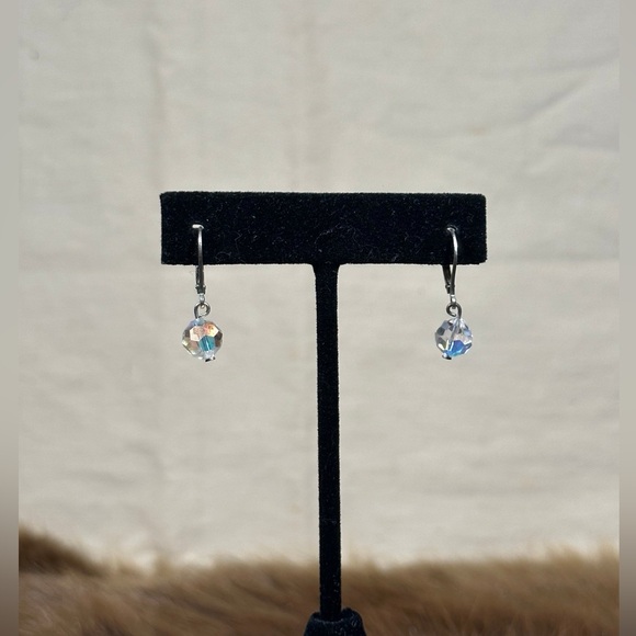 Elegant Silver Crystal Drop Earrings - Picture 3 of 3